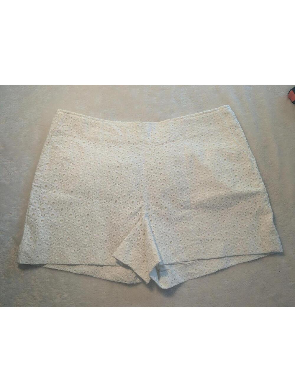 Papagallo White Eyelet Lace Shorts with Floral Pattern